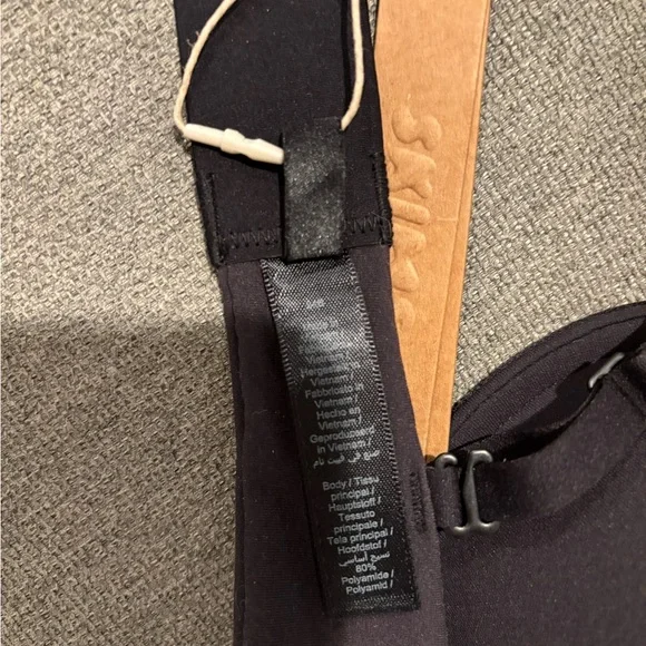 Skims Fits Everyone T shirt Bra - Black - Picture 2 of 4